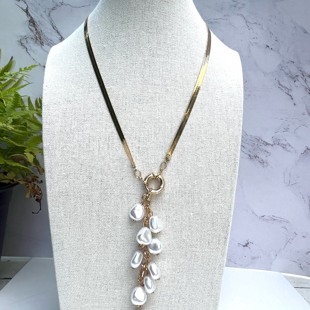 Elegant Gold Tone and White Faux Pearl Necklace Contemporary